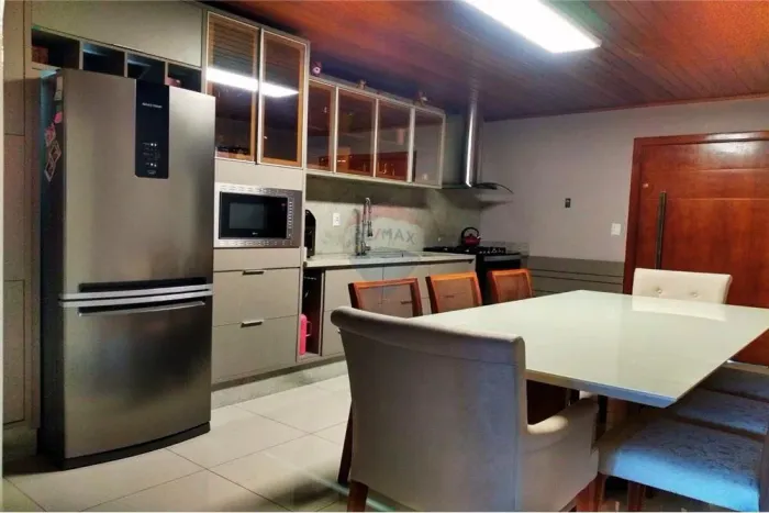 Sala Comercial 100 metros quadrados + Apartamentos de 3 dormitórios