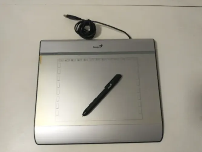 Mesa Digitalizadora para Desenho e Aulas Online - Genius MousePen i608X - USB