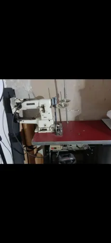 Maquina industrial de braço
