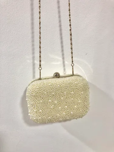 Bolsa clutch - pérolas
