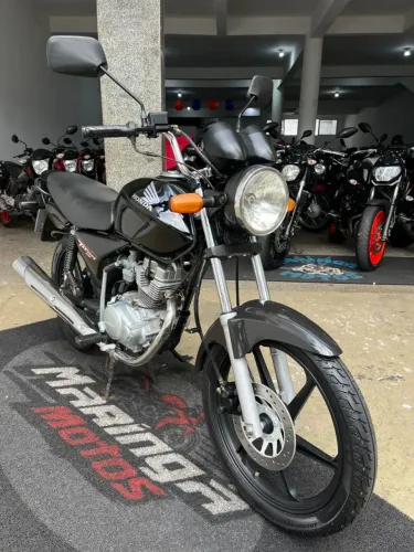 Honda CG150 Ks 2004. Vale a pena conferir.