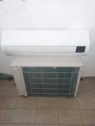 Ar condicionado split Samsung 22.000 BTU para retirada de peças