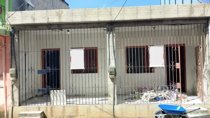 VENDO DUAS CASAS GEMINADAS NA AVENIDA JOSÉ BONIFÁCIO