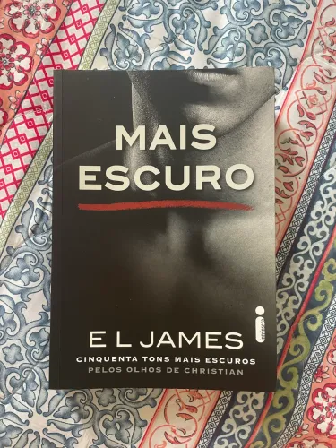LIVRO MAIS ESCURO - CINQUENTA TONS DE CINZA | EM ÓTIMO ESTADO!