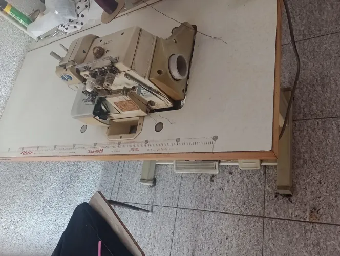 Máquina de costura industrial overclock Jack