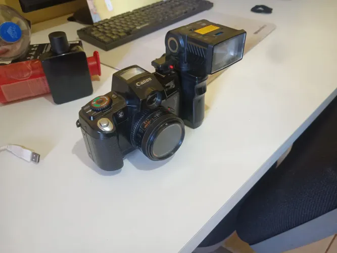 Camera marca Canon, ano 2002