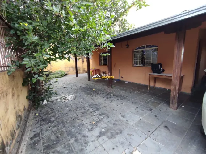 Casa Espaçosa de 360m2 a Venda no Glória em Belo Horizonte REF: 22557