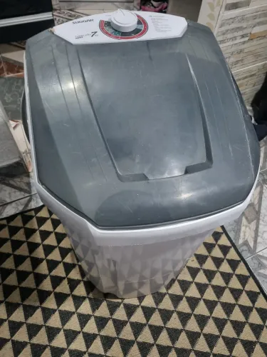 Tanquinho e Ary frey e piscina