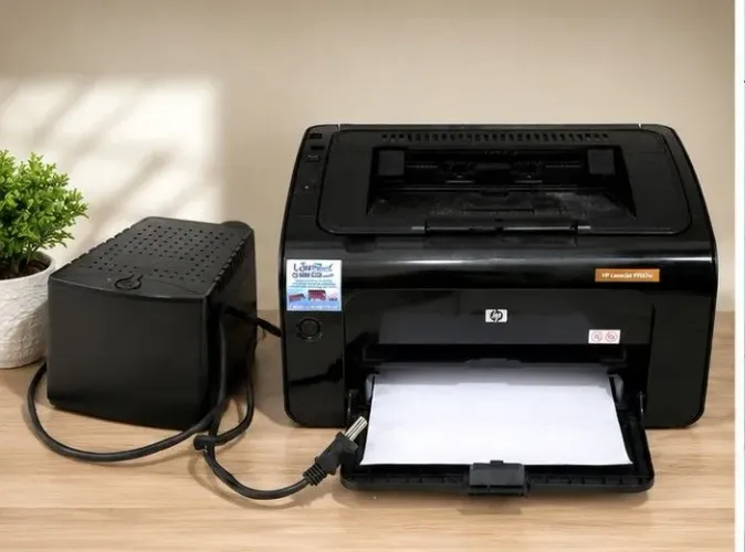 Impressora hp laserjet p1102w + Estabilizador <br><br>Estabilizador