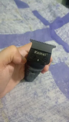 Máquina de Cortar Cabelo Kemei