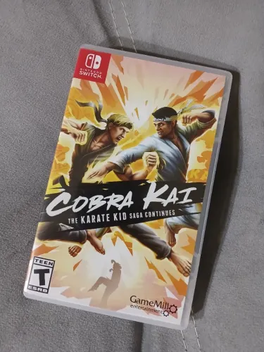 Cobra Kai: The Karate Kid Saga Continues Switch Seminovo 