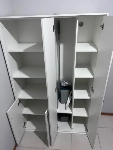 Vendo guarda roupa 100% MDF 400