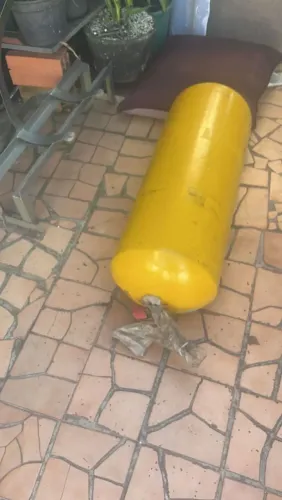Estou vendendo esse gás d carro. Moro no jardim Ângela 