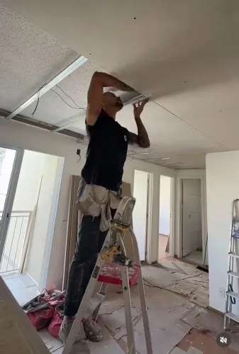 Gesseiro . Pintor . Eletricista 