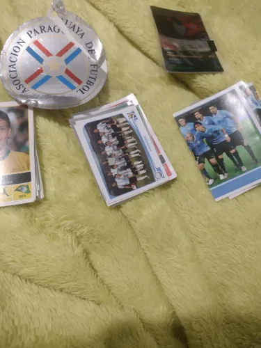 51 figurinhas especiais e jogadores de futebol