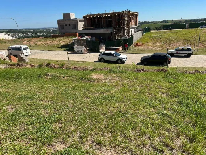 TERRO À VENDA NO CONDOMÍNIO VISTA CAMPINAS EM CAMPINAS-SP