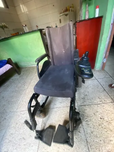Cadeira de rodas motorizada