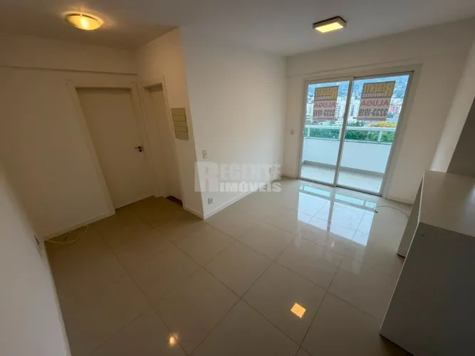 Excelente apartamento de 1 dormitório no bairro Pantanal, ao lado da UFSC!