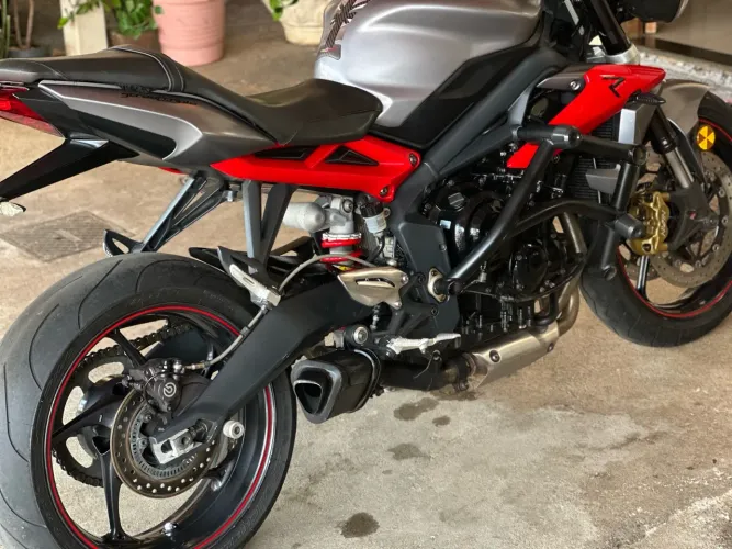 Street Triple 675R vendo ou troco