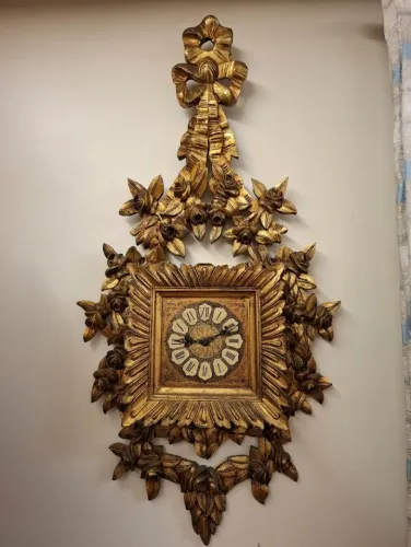 Maravilhosa moldura de relógio em madeira e folha de ouro 1m de comprimento