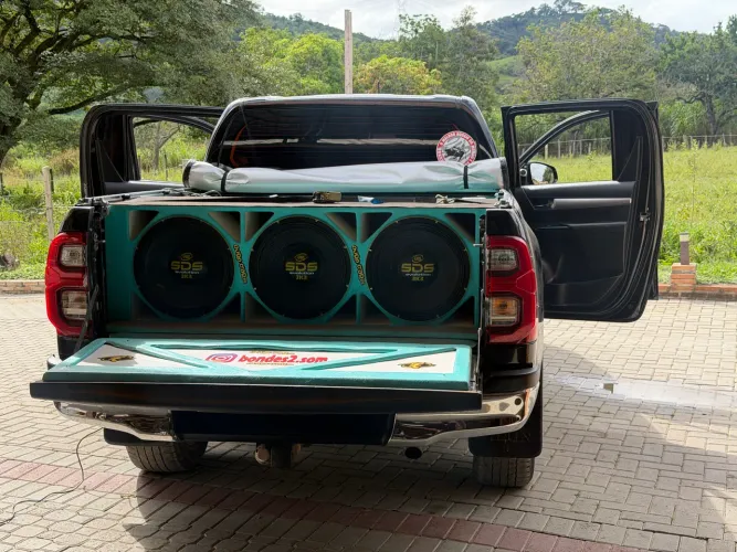 Vendo som automotivo completo