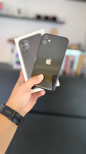 iPhone 11 normal de 64GB,completo todo original 