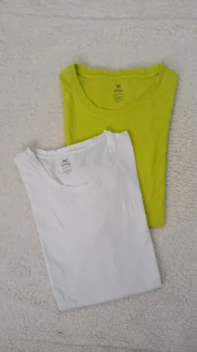 Kit 2 camisetas básicas da Hering - P forma grande - Unissex