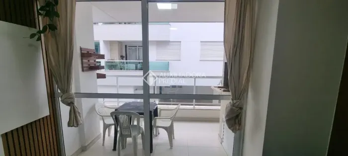 Apartamento com 3 suites para alugar no Rio Vermelho