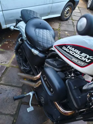 Harley 883 R carburada