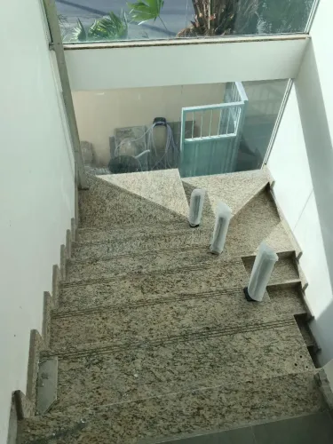 Pedras de mármore p/ escada