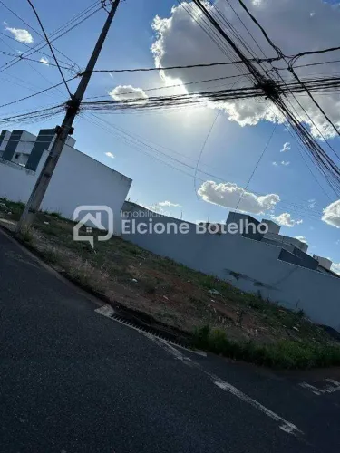 Terreno residencial de 399,15 m² à venda no Bairro Novo Mundo, Uberlândia