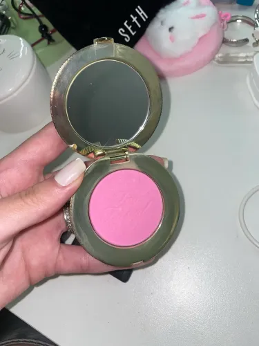 Blush cloud crush too faced