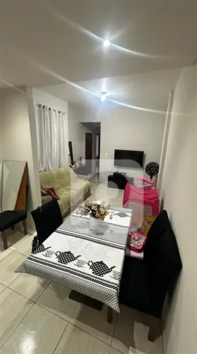 Apartamento Térreo com área no começo da Rua Navarro