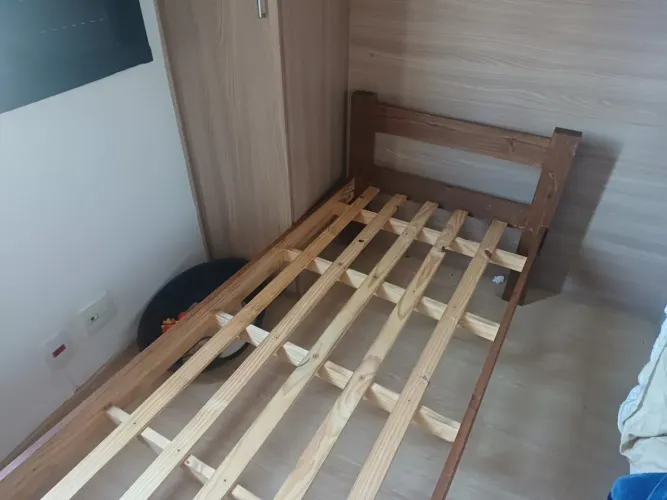 Cama de Solteira saída rápida 