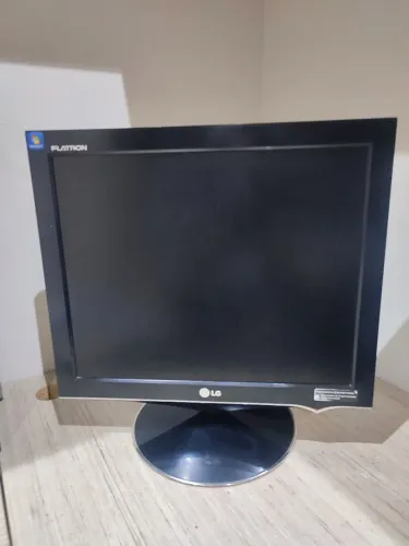 Monitor LG L1760TQ