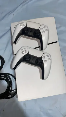 Playstation 5 Slim com Dois Controles 