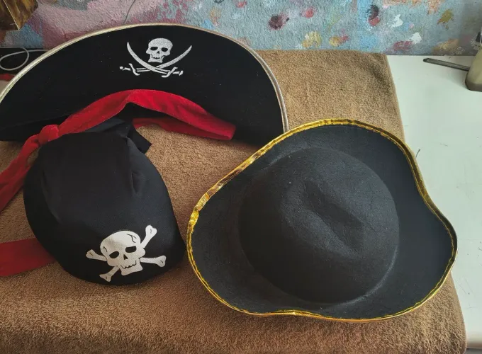 Lote 3 chapéis de pirata para fantasia