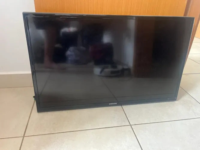 TV - Samsung - Retirar Peça
