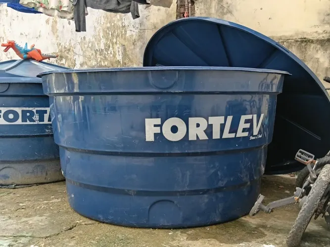 Vendo caixa de 1000