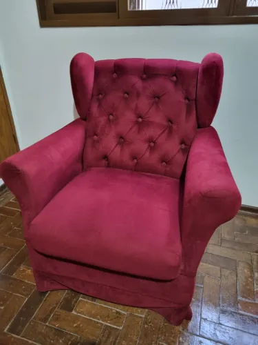Poltrona Decorativa Estilo Clássico - Cor Vinho