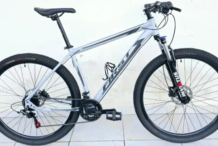 Bicicleta First Smitt Alumínio 2022 - Tamanho 19 - Relação Shimano 3x8v - MTB Aro 29