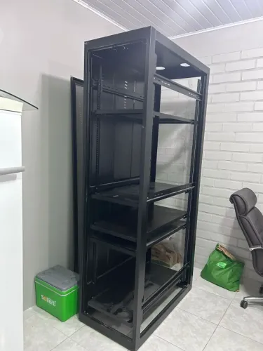 Rack para Servidores Corporativo - Excelente Estado