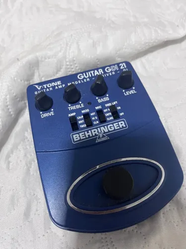 Pedal behringer simulador de amp 