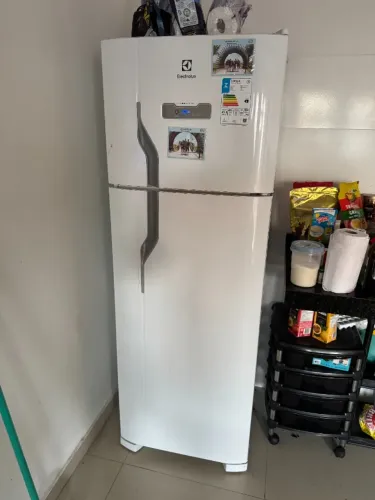 Pra vender hoje - BAIXEI - Geladeira Electrolux Frost Free 310l Duplex Branca Tf39 Super