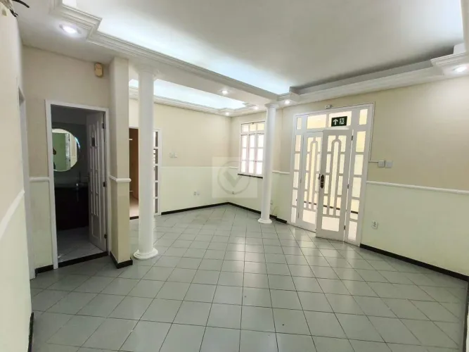 Casa Comercial no Salgado Filho em Aracaju/SE Localização Privilegiada para Negócios
