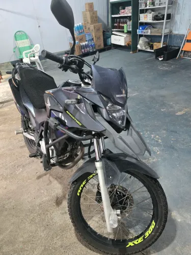 Vendo XRE 300 ou troco por carro Sadan
