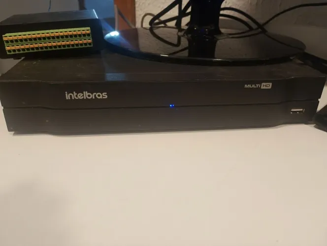 DVR 8 canais Intelbras com multibox