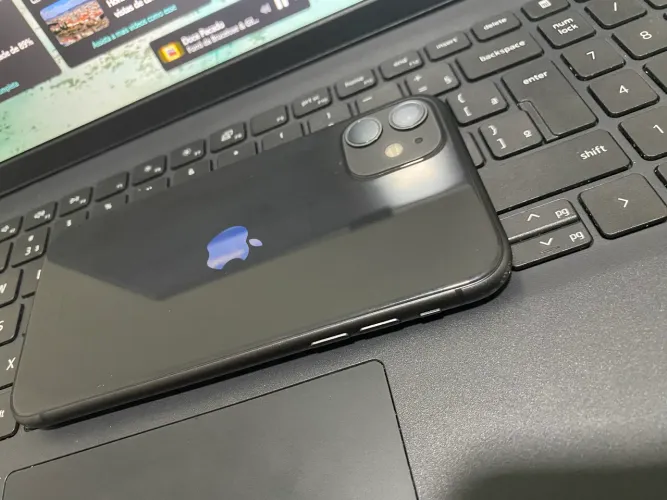 iPhone 11 Preto 64GB