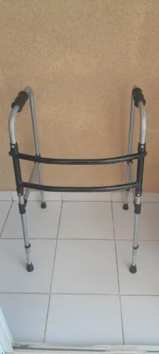 Cadeira de rodas/ ANDADOR EM 05X NO CARTÃO