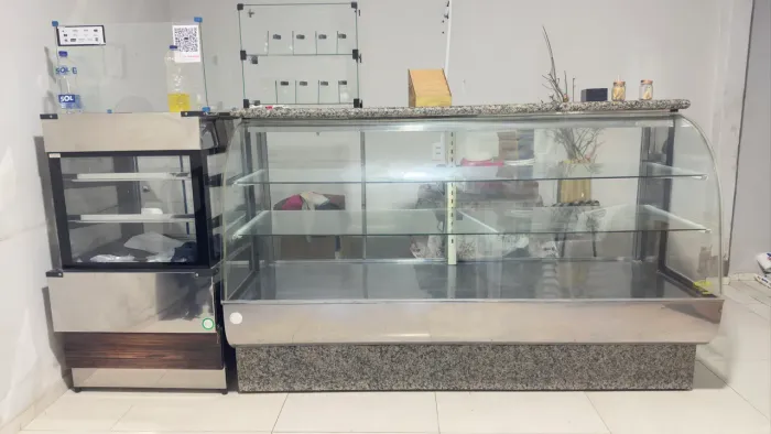 Vendo padaria completa, com todos os equipamentos no ponto de trabalhar.